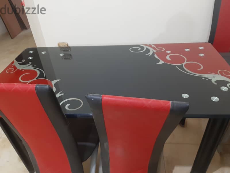 Dining Table and 6 Chairs 5