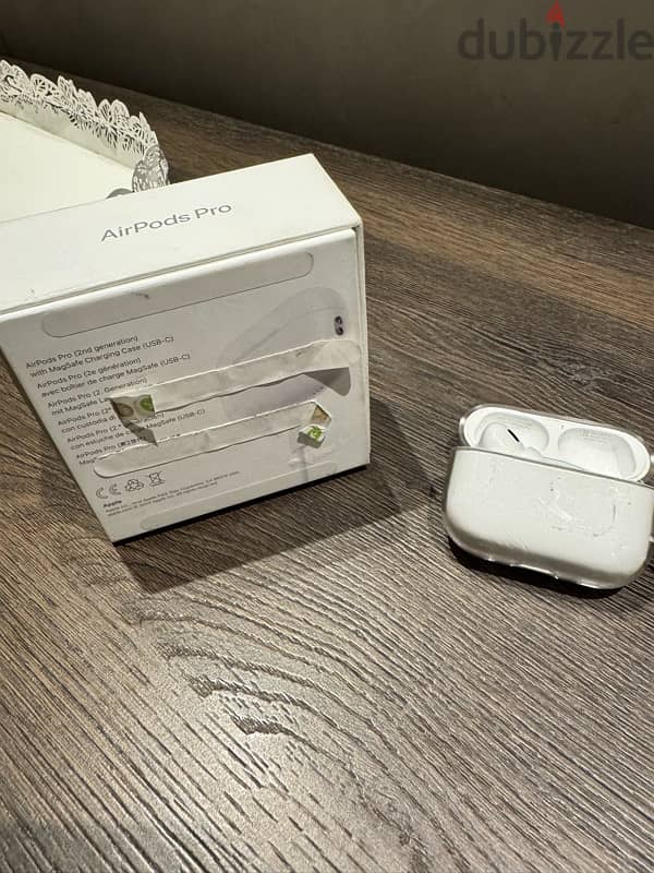 Apple Airpods pro 2 - left ear piece 1