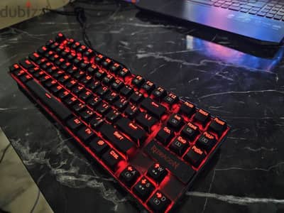 Redragon mechanical keyboard K552