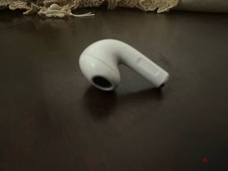 Original Apple AirPods pro (3rd generation) فرده شمال 1