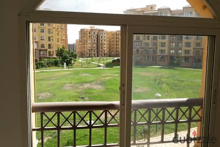 Apartment for rent, first floor, direct service view, three bedrooms and three bathrooms, required monthly rent of 18,000