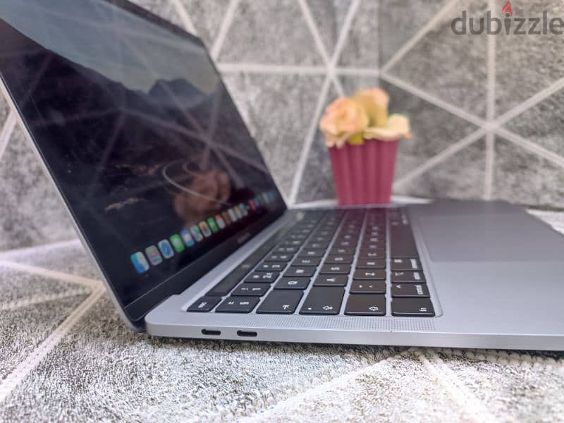 MacBook pro 2019 13 inch 3