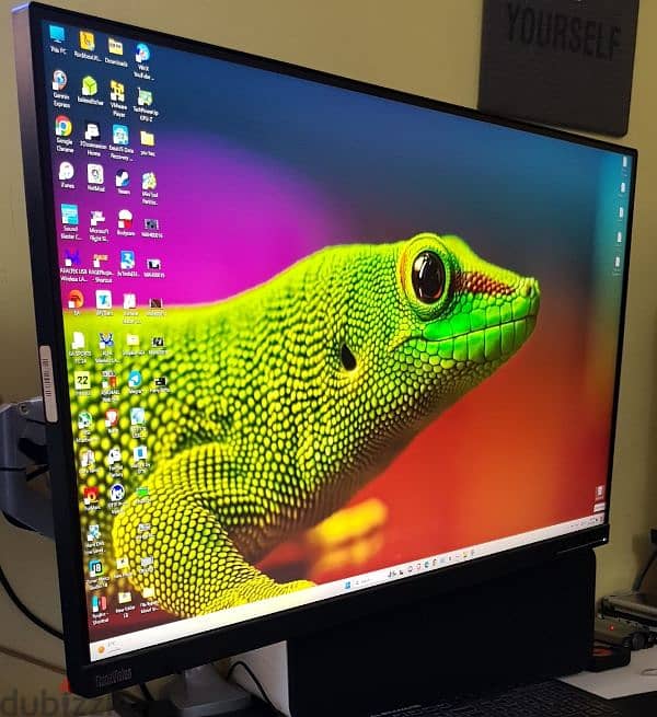 32 inch 4k frameless lenovo  Thinkvision 5