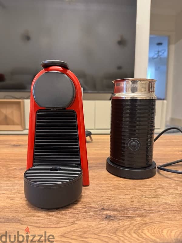 Nespresso machine Essenza Mini + milk frother Aeroccino 3 1