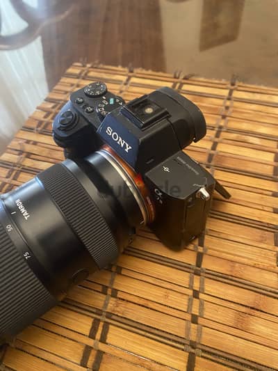 Sony A7ii + Camera Bag + 2 camera batteries