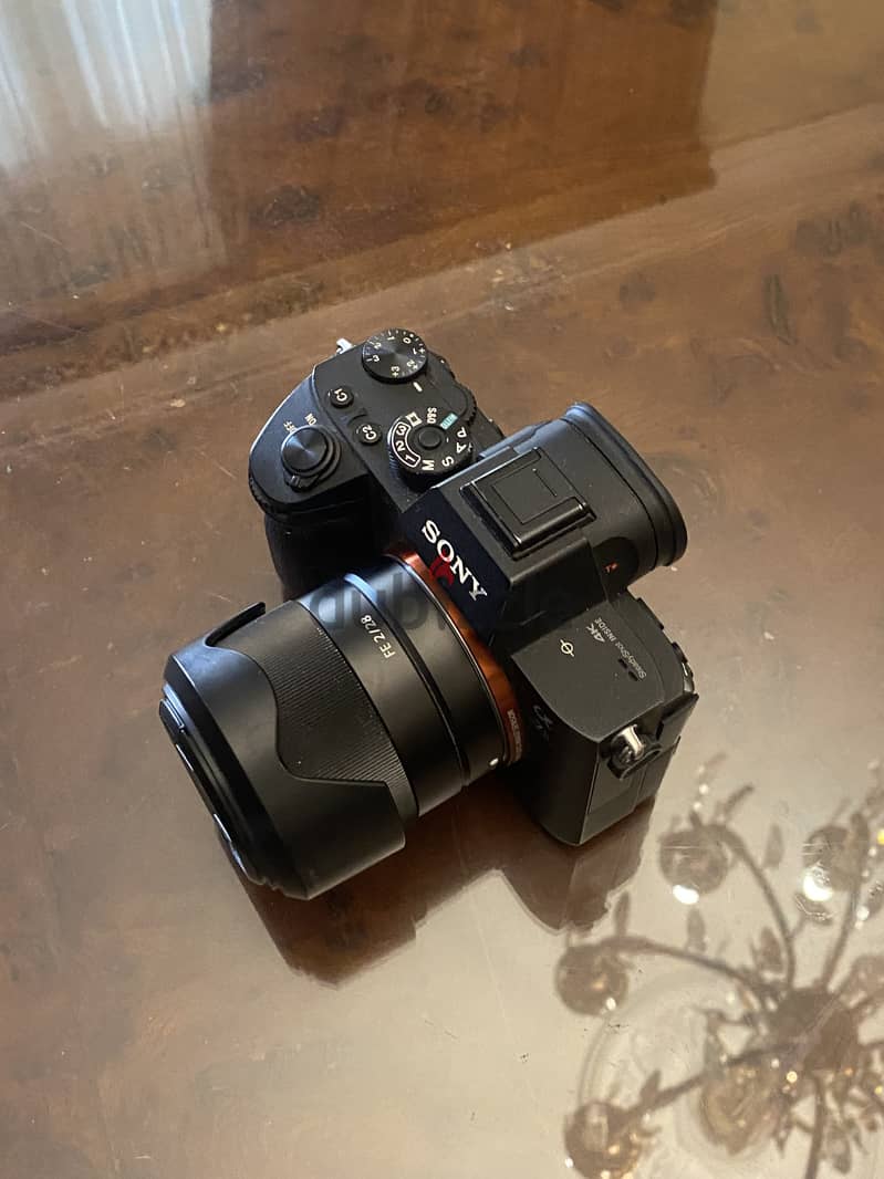 Sony A7II + lense sony 28mm F2 + two batteries + large Camera bag 0