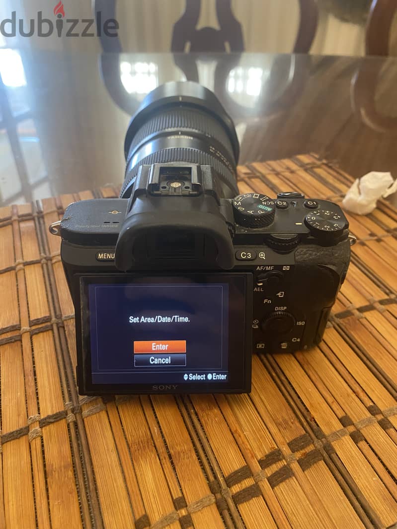 Sony A7II + lense sony 28mm F2 + two batteries + large Camera bag 6