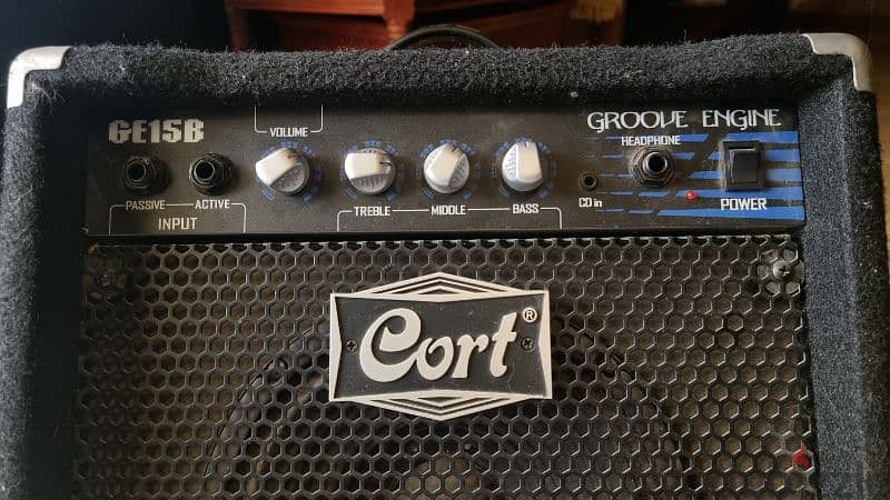 Cort Amplifier GE15B great condition 1