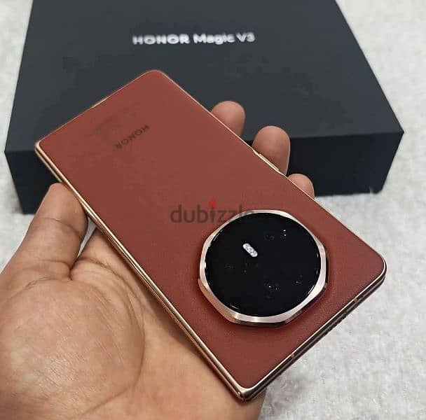 honor magic V3  512/12كالجديد تماما بكل حاجته جلوبال 3