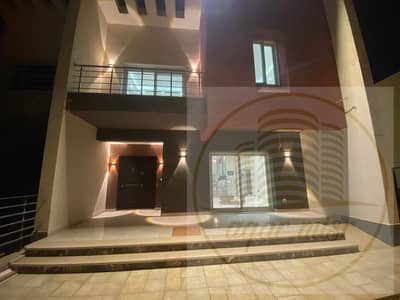 Villa for Sale in Madinaty – Corner Townhouse with a Prime Location and High-End Finishing  North-Facing Includes kitchen and appliances.