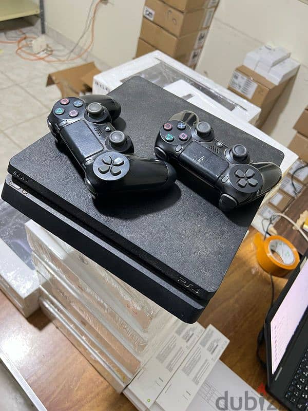 Playstation 4 slim 500GB 0