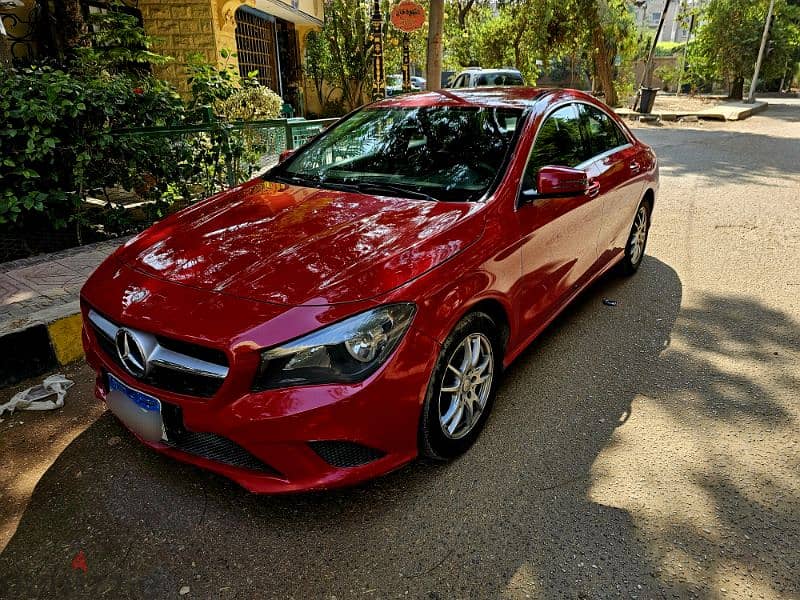 Mercedes-Benz CLA 180 2015 فابريكة و عداد قليل و لون مميز 0