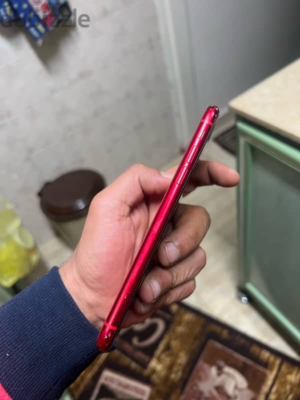 iphone 11 128 red 6