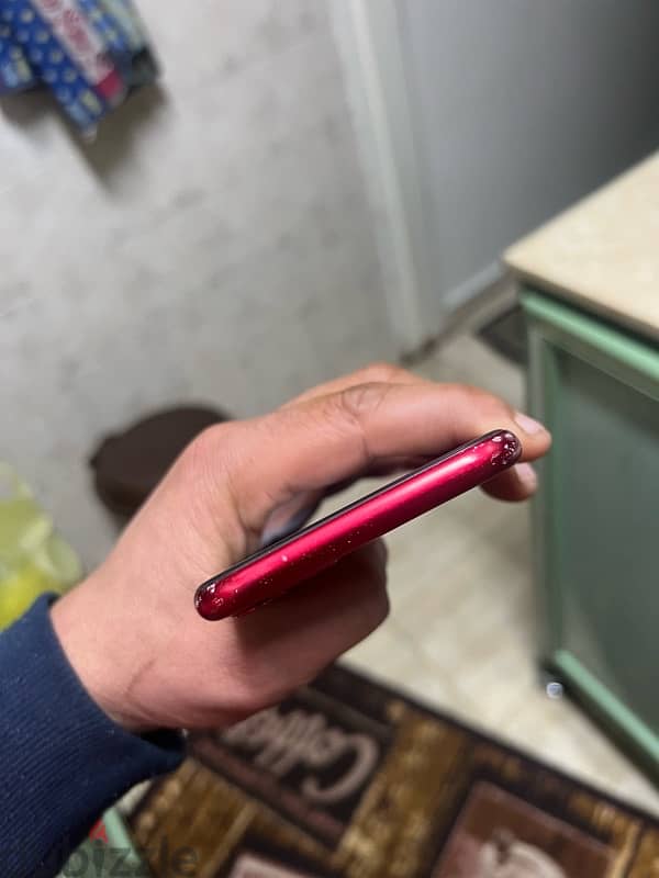 iphone 11 128 red 7