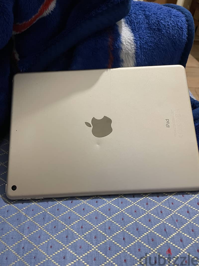 Ipad 5th generation (gold edition) 2