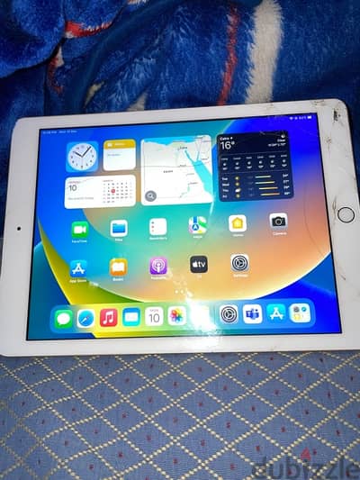 Ipad 5th generation (gold edition )