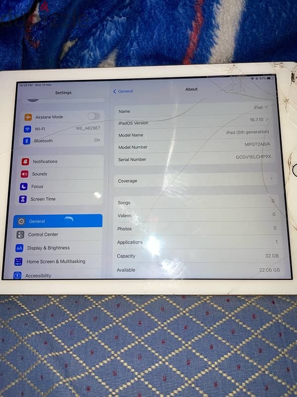 Ipad 5th generation (gold edition ) 1