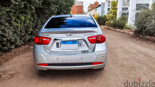 Hyundai Elantra HD 2017  الفئة الثانية