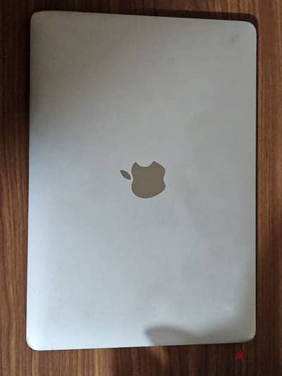 Laptop: Macbook Late 2015