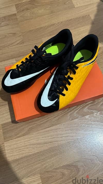 Nike women Hypervenom Shoes