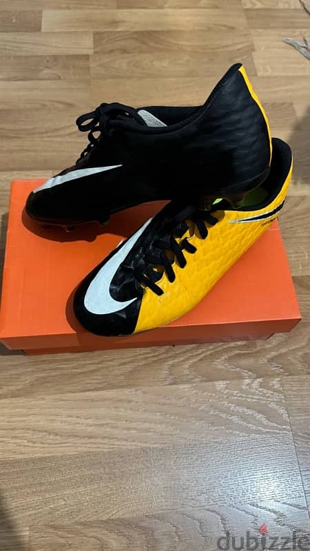 Nike women Hypervenom Shoes 1