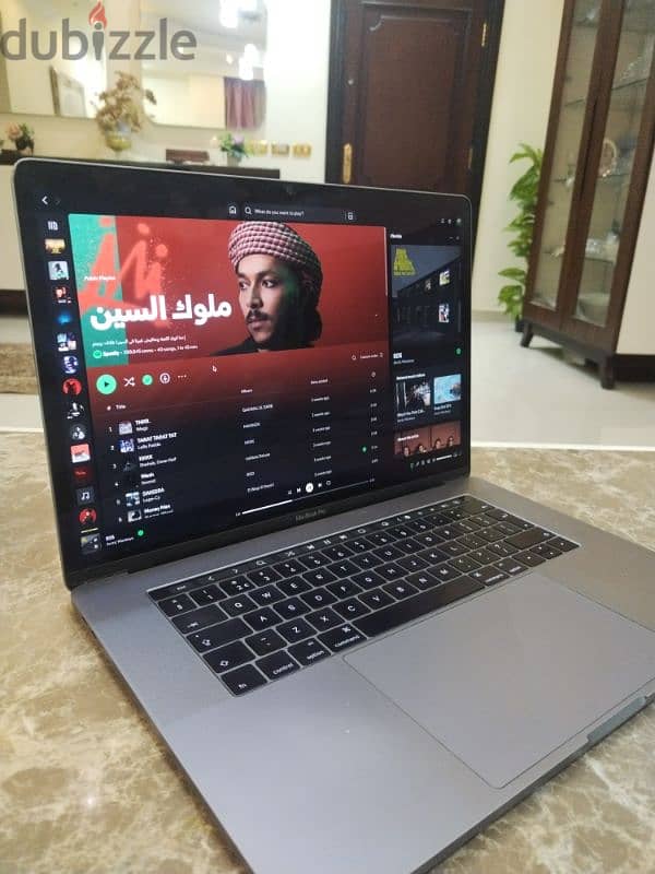 MacBook Pro ( 15 inch - 2017 ) حاله نضيفه جدا 4