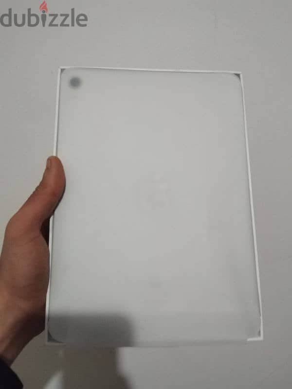 ipad 10th generation مشحون 7 مرات 3