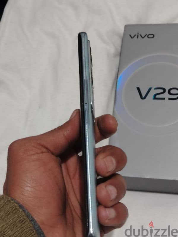 vivo v29 5G مساحه 256رمات12+8 الفون زيرو زيرو  استعمال خفيفه 8