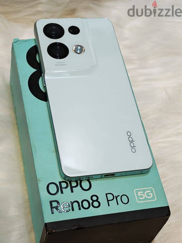 للبيع. Oppo Reno8 pro 5G الحاجات اللي مبقاش فيه منها حاجة وهم 1