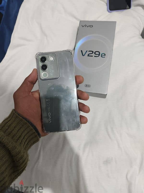 vivo v29e 5G رمات 8+8مساحه 256جيجا الفون زيرو مع كل حاجه ولسه في الضم 0