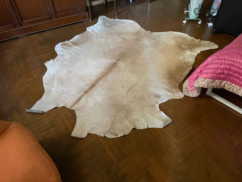 IKEA cow hide rug ايكيا سجادة من جلد البقر 1