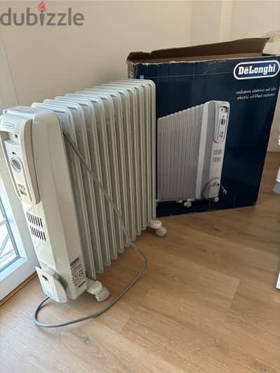 oil heater excellent conditionدفاية زيت ديلونجي، 2500 وات، 12 ريش،