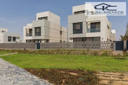 Villa Standalone with garden finished  for sale Al Burouj new cairo READY TO MOVE  installment view landscape in the best location in 5th statement