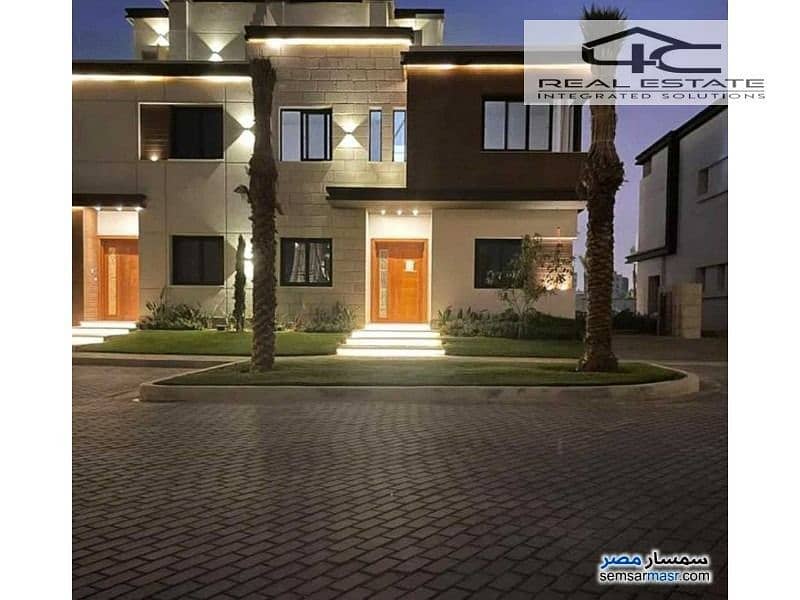 villa Townhouse 237 m  in installments with the best view in the Prime Location compound 0