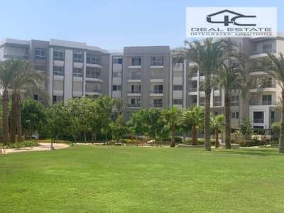 For sale a 2-bedroom apartment with an old contract with down payment and installments  in Hyde Park Compound each quarter 60 thousand