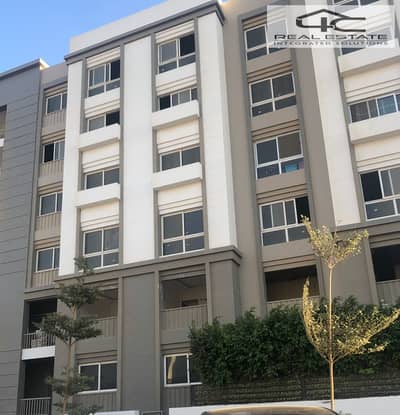 Apartment 191m for sale with 100 m garden, prime location, directly on the swimming pool, with installments Ready to move in Hyde park new cairo