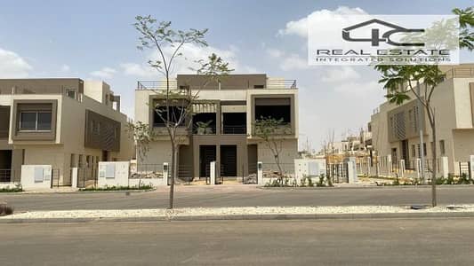 Ready to move villa twin house 384 m 3 bedroom for sale with prime location in palm hills compound new cairo with lowest price in market