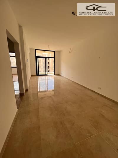 Apartment 168 m 3 bedroom fully finished view land scape  in prime location for sale with lowest down payment and instalment at fifth square compound