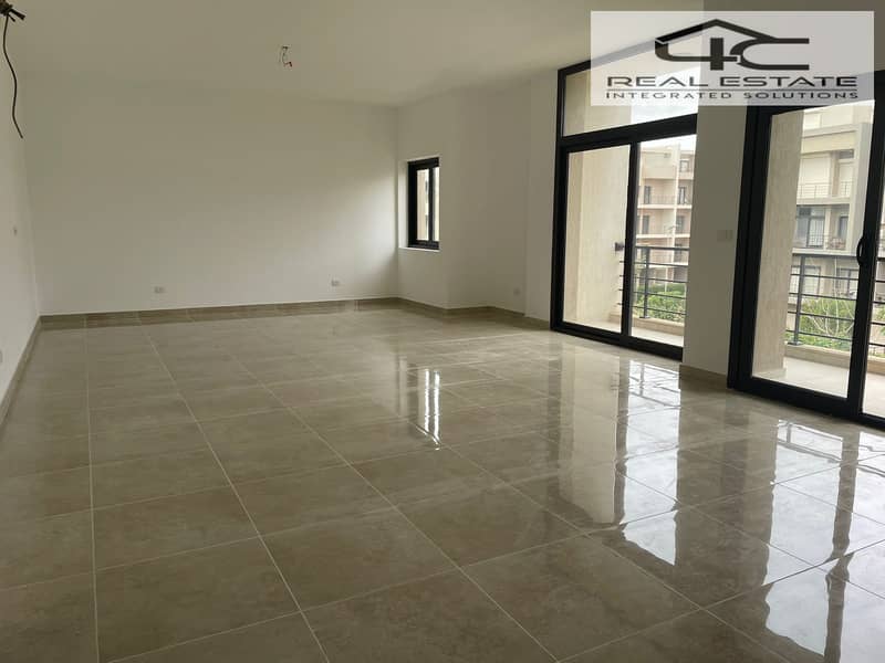 Ready to move apartment 195 m 3 bedroom fully finished with Ac. s for sale with under price market in fifth square compound new cairo 0