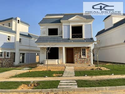 Villa Standalone 5 bedrooms for sale with installments in prime location and view on landscape wide garden and club house’s pool Mountain View 3