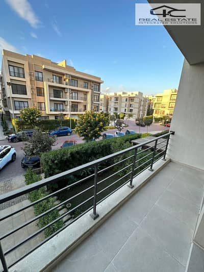 Apartment 160 m 3 bedroom fully finished for sale with lowest down payment and instalment in Fifth square new cairo compound