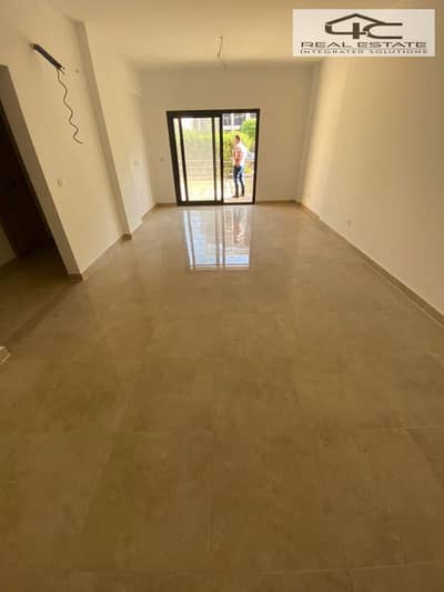 Apartment 182 m with garden 3 bedroom fully finished with Ac. s view land scape  for sale with down payment and instalment in fifth square compound