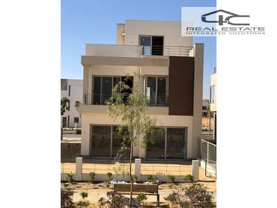 Town house 190m  for sale in palm hills  with the lowest down payment and installments, View Landscape.