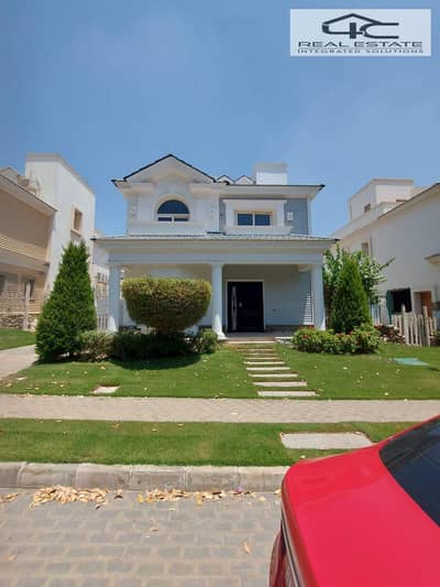 Town House Middle 215 m for sale in  Mountain View1.1 compound new cairo with down payment and instalment delivery 2026