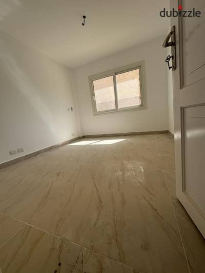 Apartment for sale, immediate delivery, in B11, area 133 square meters.