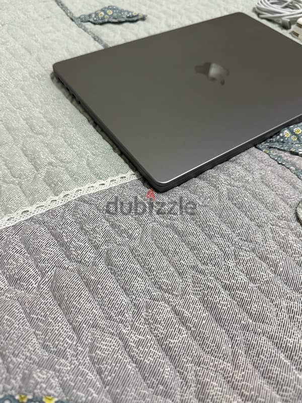 Macbook Pro M1pro 14 Inch 1 Tera جديد تماما انشحن ٦ مرات فقط اعلي نسخة 2