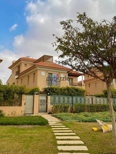 Villa For Sale Ready To Move Fully Finished in Hyde Park New Cairo