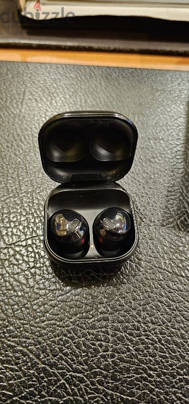 Samsung Galaxy Buds 3 Pro + Samsung Galaxy Buds Pro bundle 8