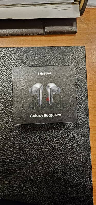 Samsung Galaxy Buds 3 Pro + Samsung Galaxy Buds Pro bundle 12