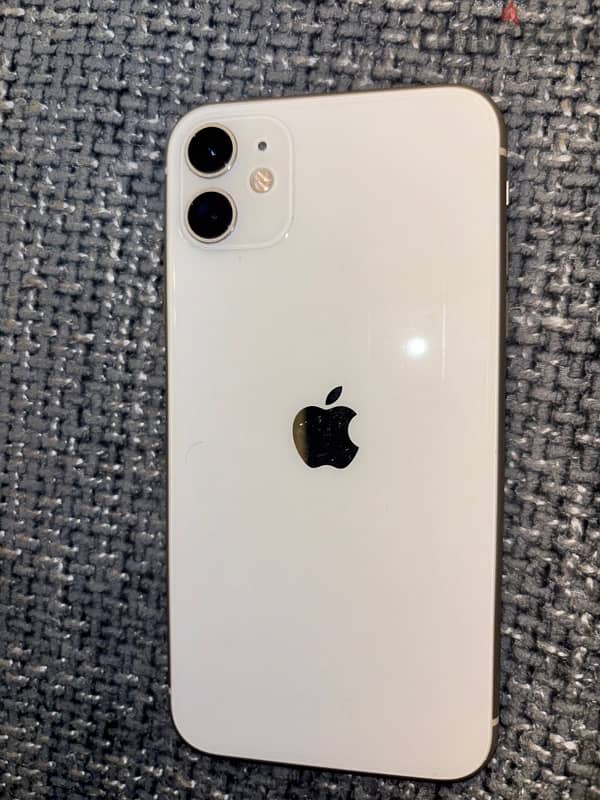 White iPhone 11 128 GB || أيفون ١١ أبيض ١٢٨ جيجا 3